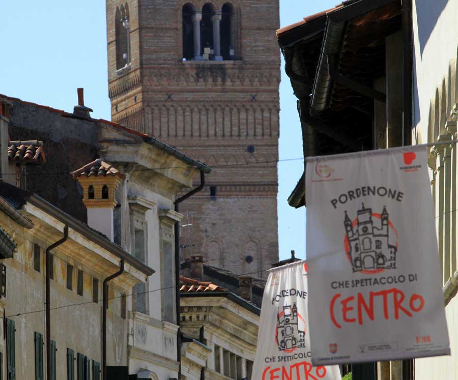 Pordenone-centro-campanile Pordenone-centro-Ragaraja-spa